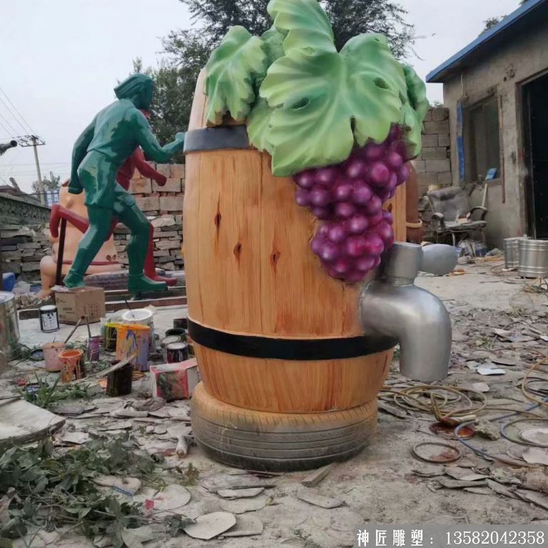 玻璃钢红酒桶雕塑，葡萄酒厂主题雕塑