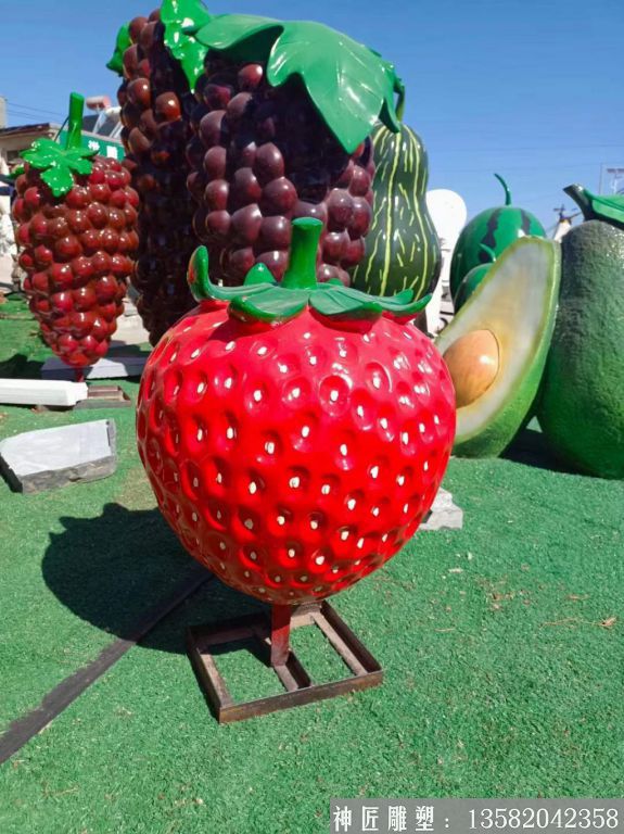 玻璃钢草莓雕塑 水果雕塑摆件